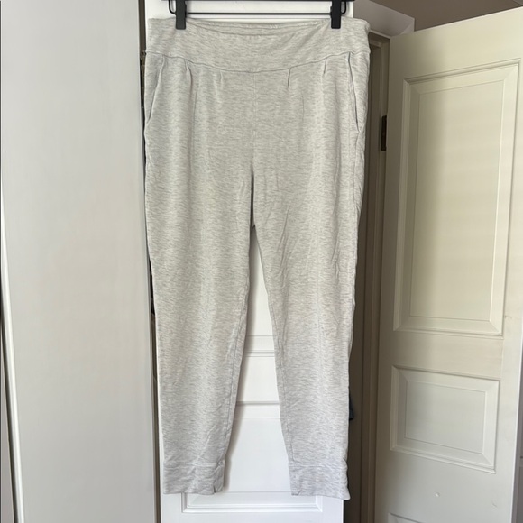 Hatch Maternity The Indoor Outdoor Joggers Oat Melange Pants size 2 - Picture 4 of 6